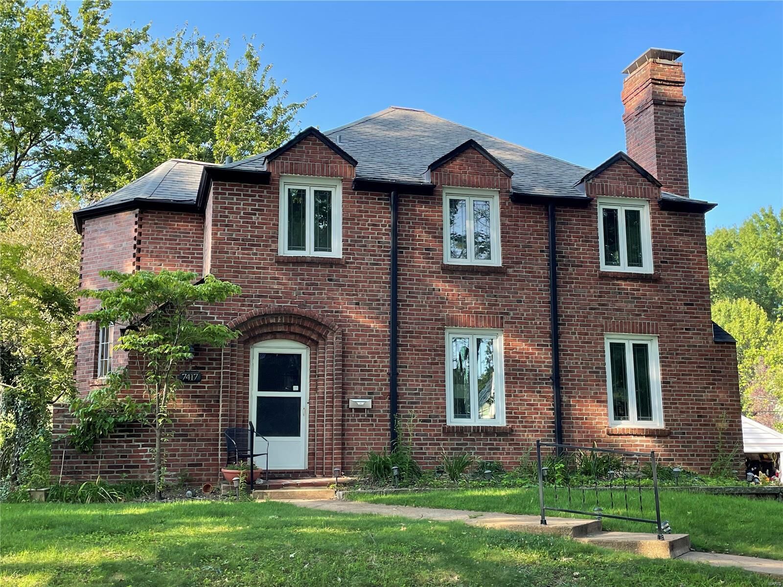 Property Photo: 7417 Oxford Drive MO 63105