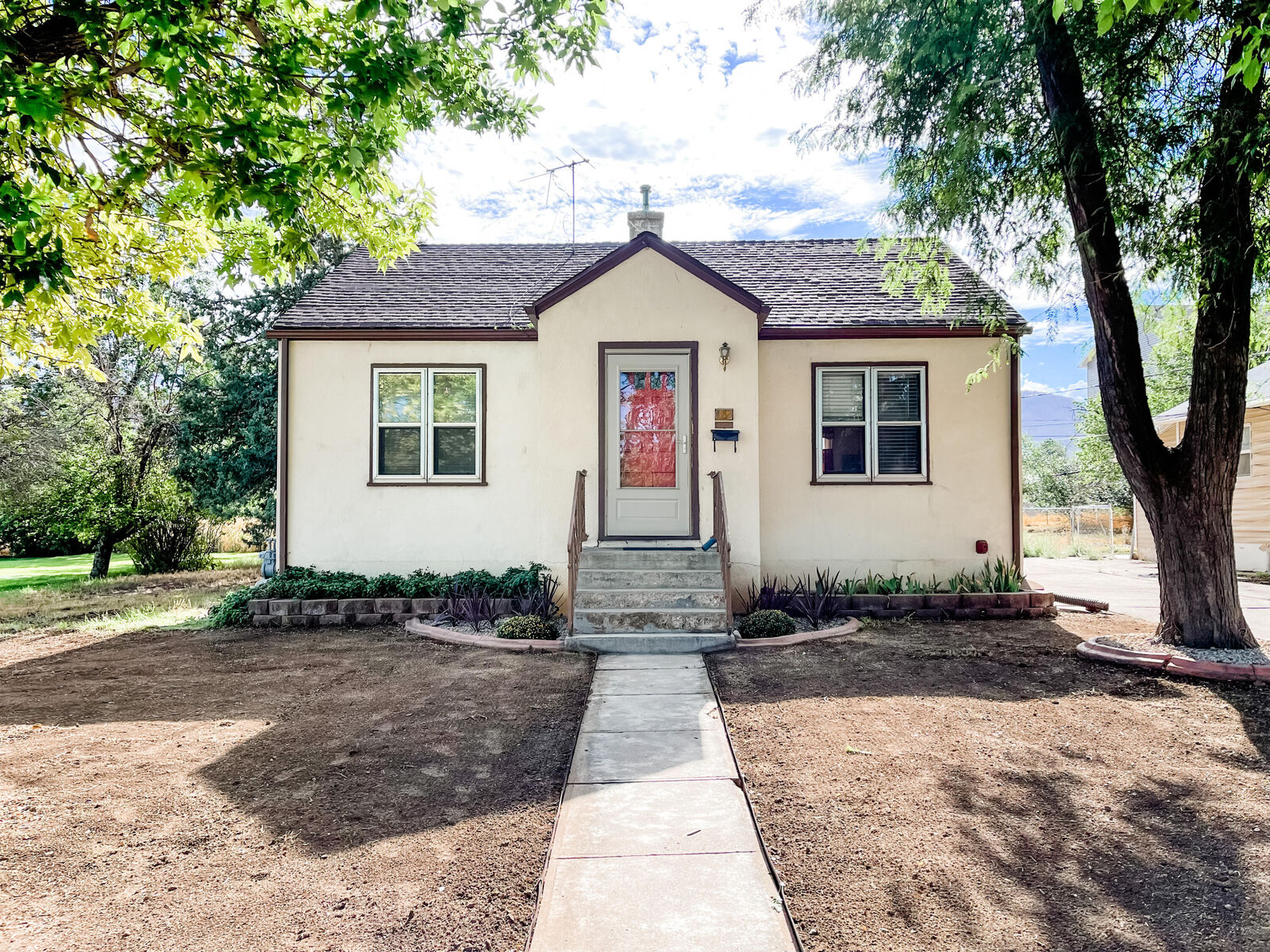 Property Photo: 382 N 300 W UT 84720