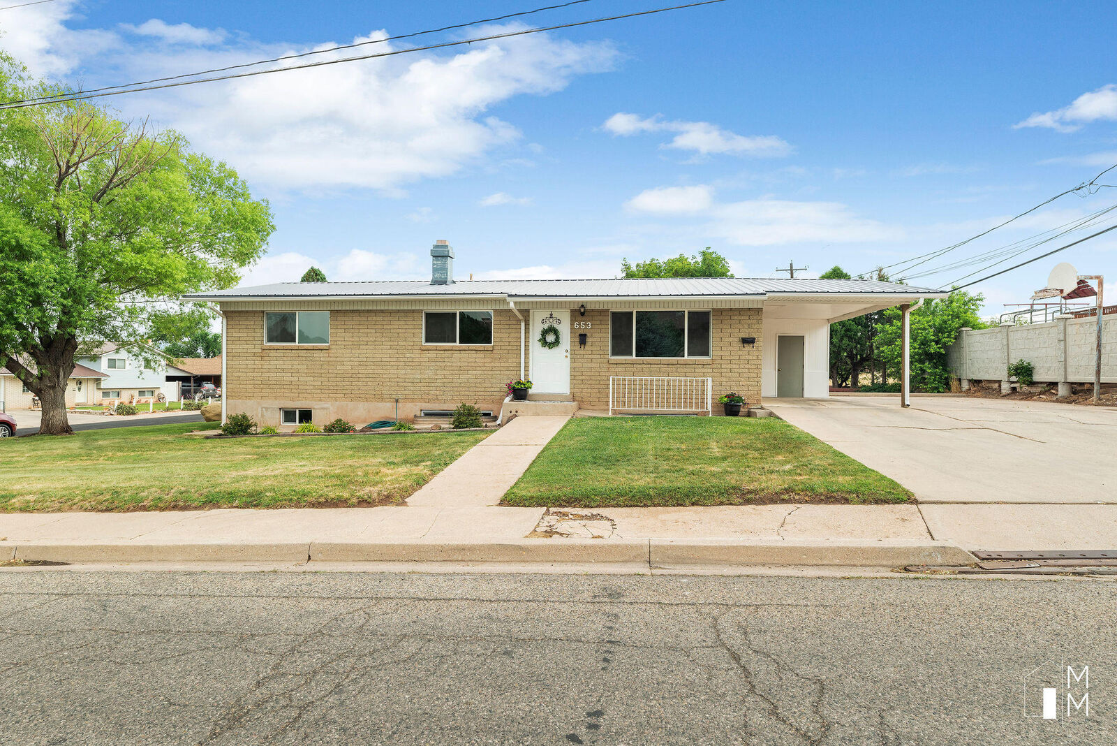 Property Photo: 653 S Sunset Dr UT 84720