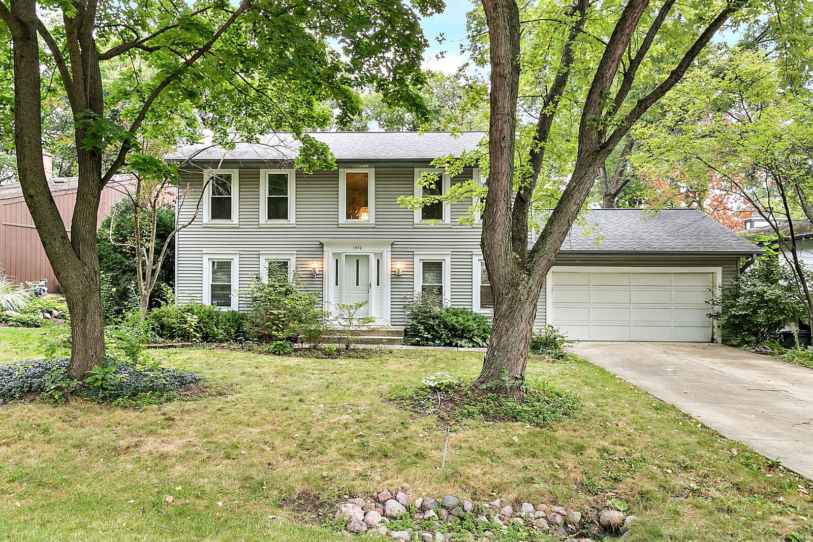 Property Photo: 1970 Green Trails Drive IL 60532