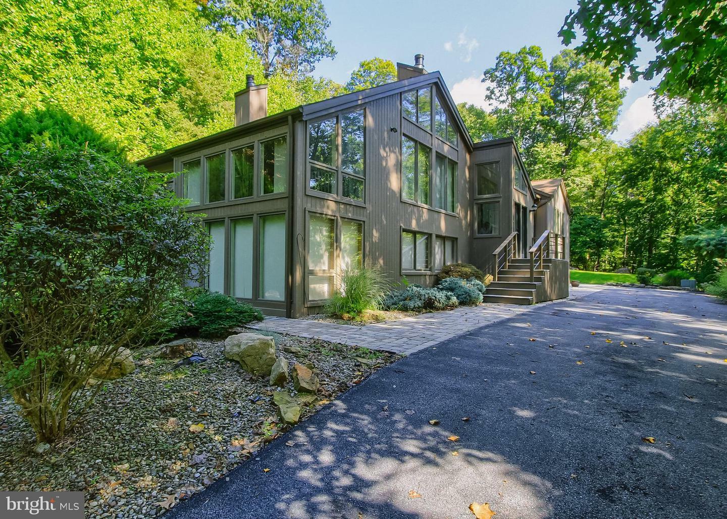 Property Photo:  711 Forrest Road  PA 17112 