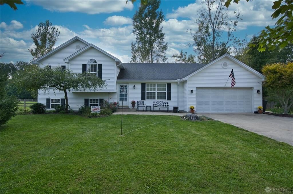 Property Photo: 727 Blazing Trail OH 45054