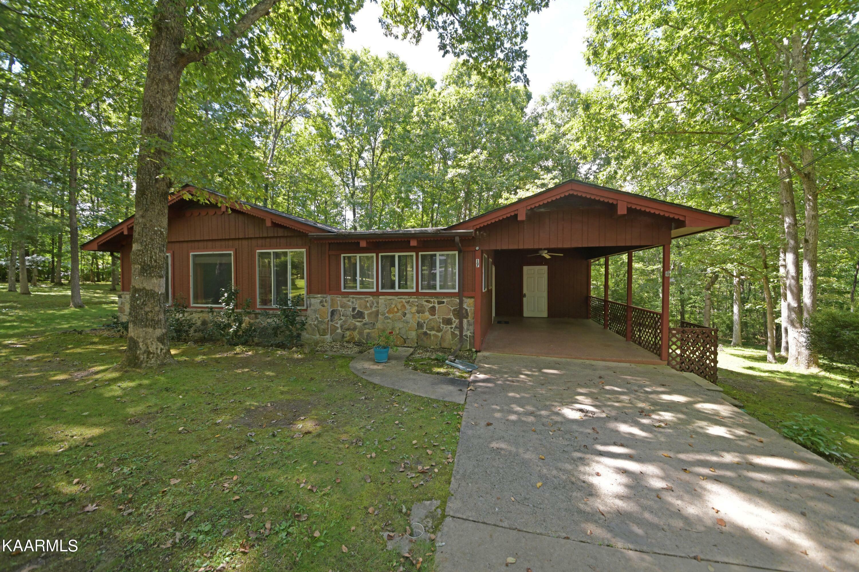 Property Photo:  17 Sweetbriar Court  TN 38558 