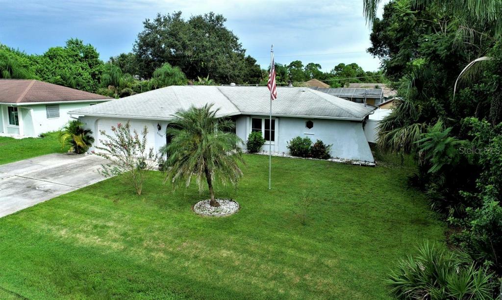 Property Photo:  23340 Rountree Avenue  FL 33980 