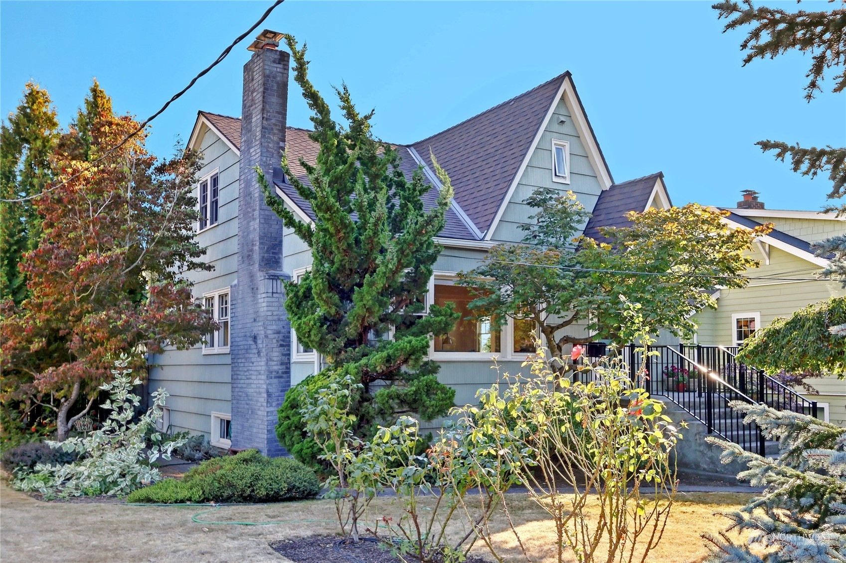 Property Photo: 2633 S Ferdinand Street WA 98108