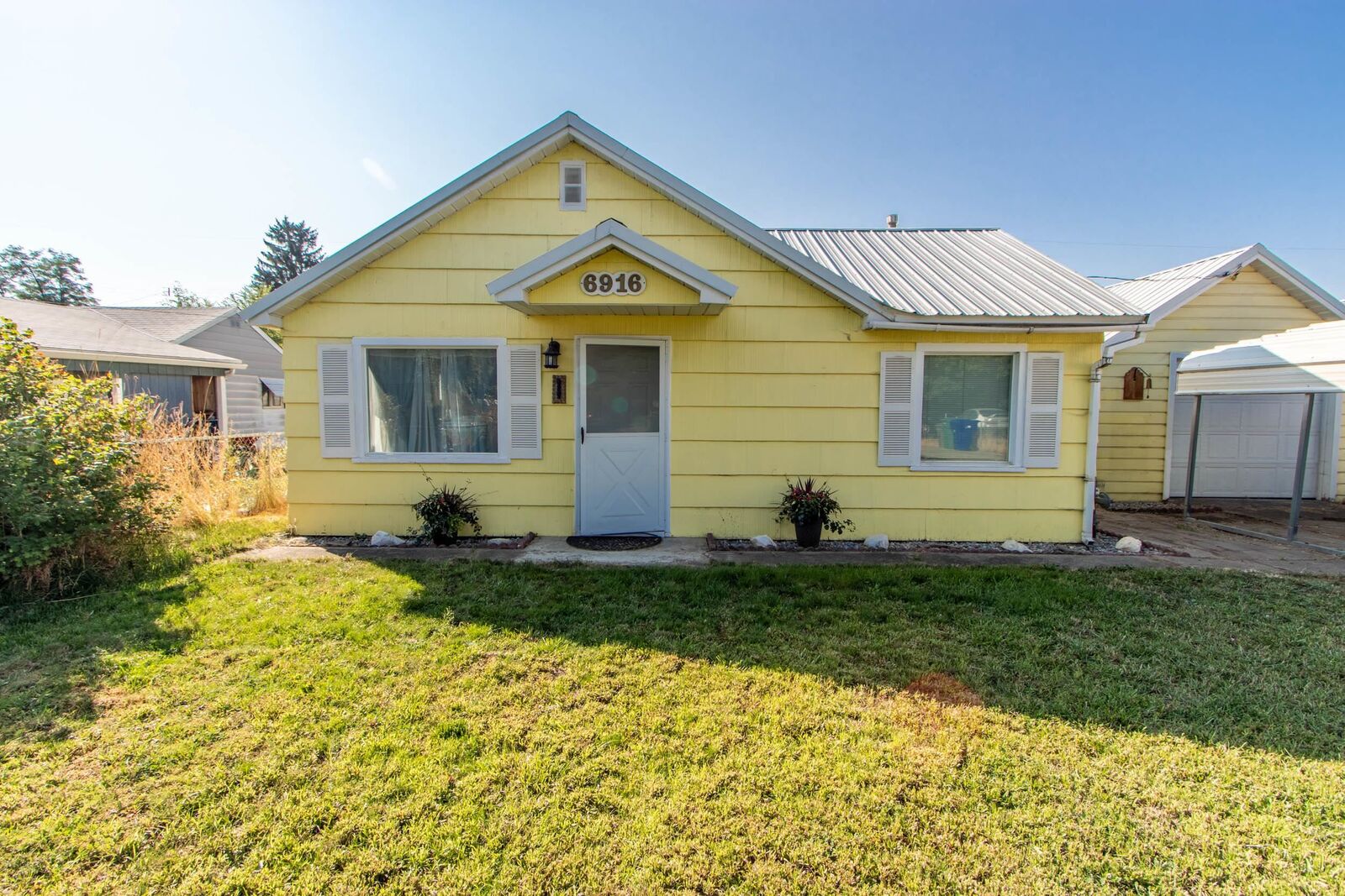 Property Photo: 6916 E 2nd Ave WA 99212