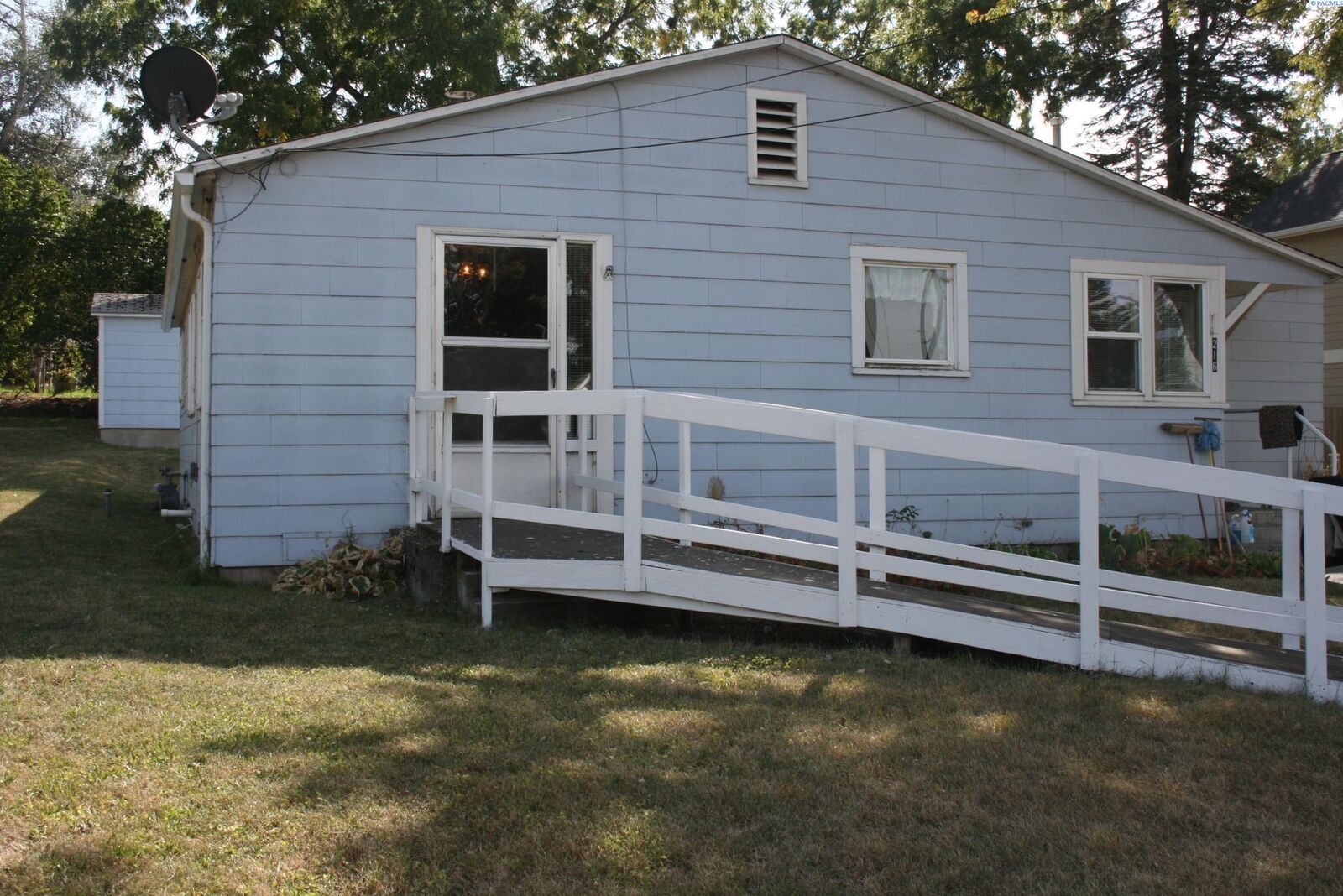 Property Photo: 216 N Main WA 99102