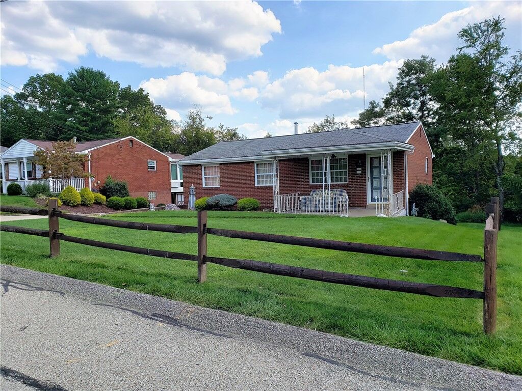 Property Photo:  434 Eden Dr  PA 15146 