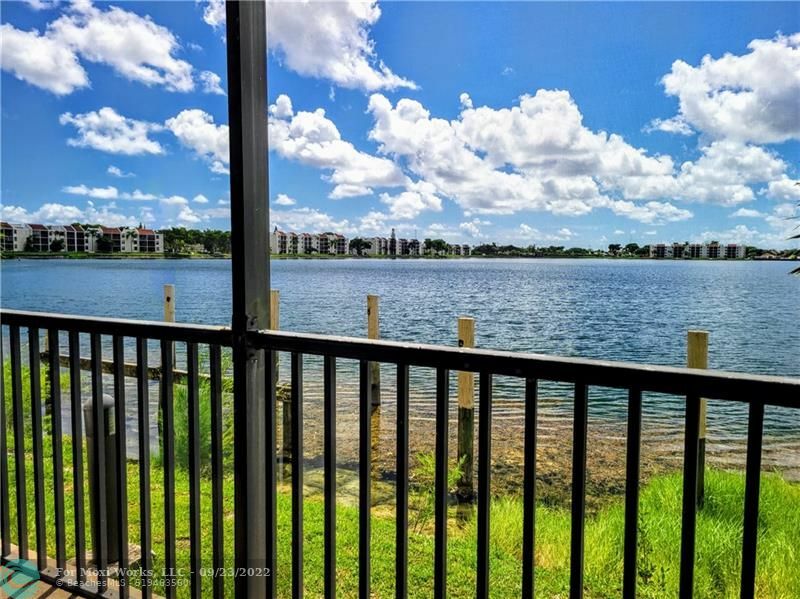 Property Photo:  106 Lake Emerald Dr 104  FL 33309 