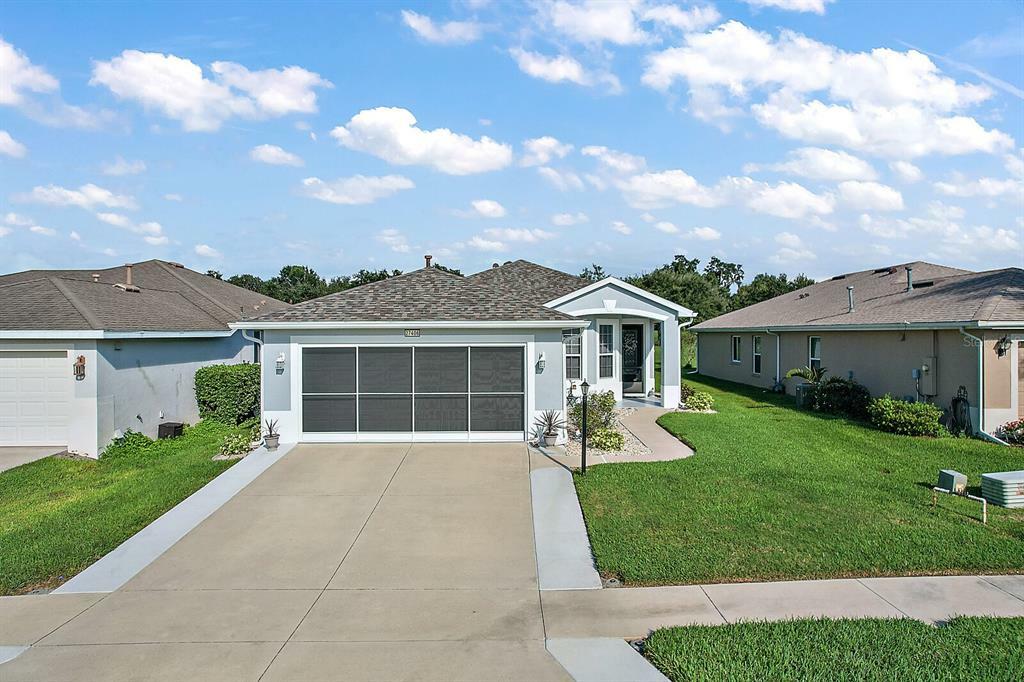 Property Photo:  27406 Pine Straw Road  FL 34748 