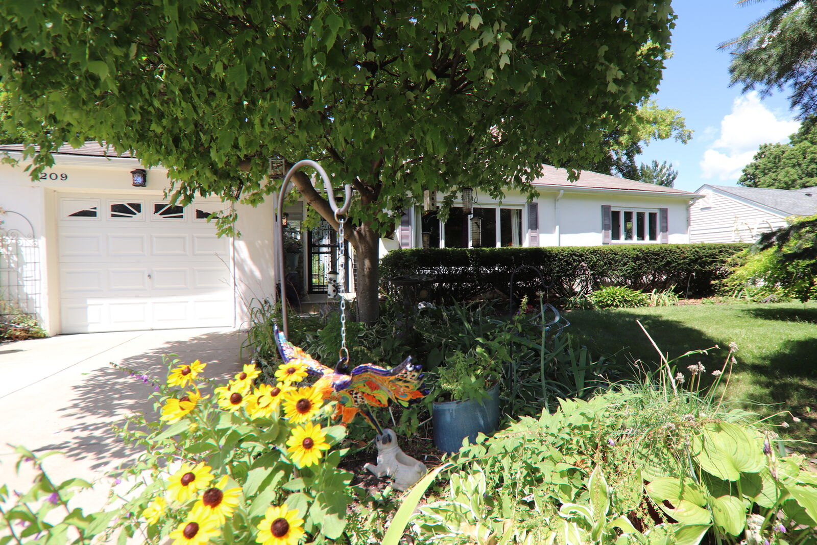 Property Photo:  209 S Glenwood Place  IL 60506 