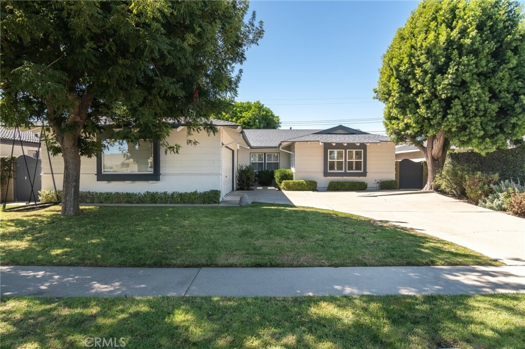 Property Photo:  15101 Kingston Lane  CA 92647 