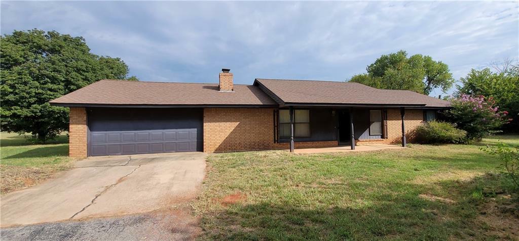 Property Photo:  2306 County Road 1270  OK 73010 