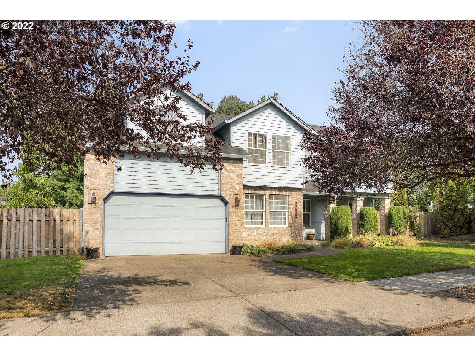 Property Photo:  22297 NE Failing St  OR 97024 