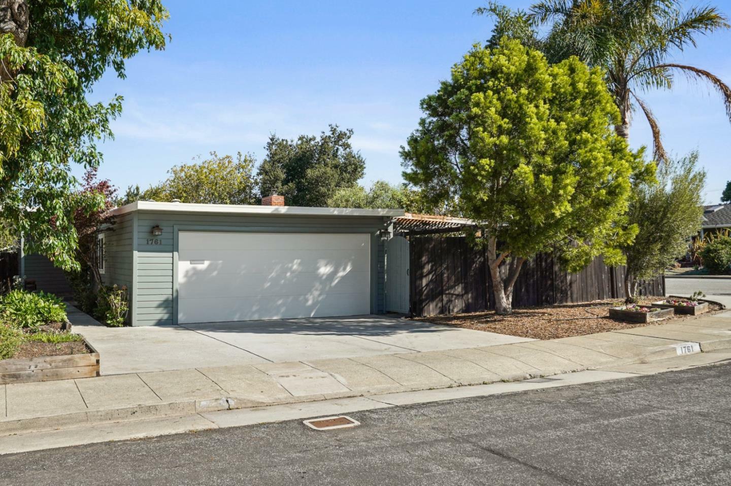 Property Photo:  1761 Klamath Avenue  CA 94403 