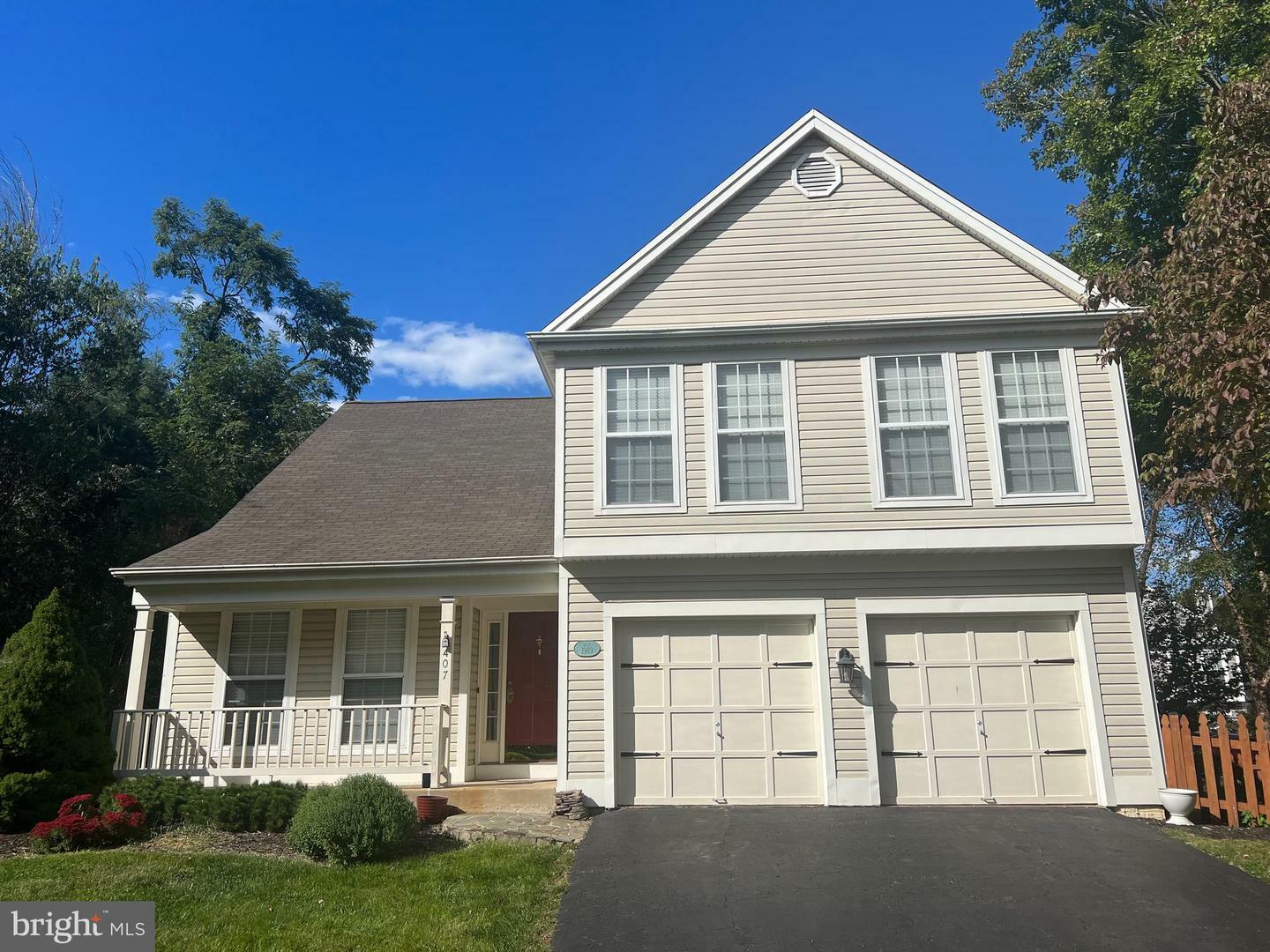 Property Photo: 407 Deerpath Avenue SW VA 20175