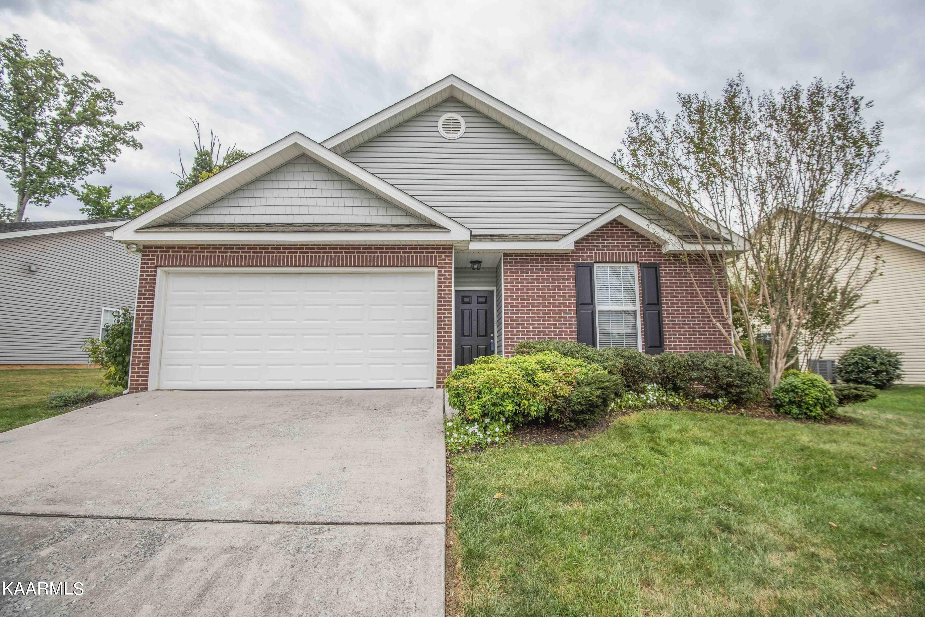 Property Photo:  5424 Oak Harbor Lane  TN 37921 