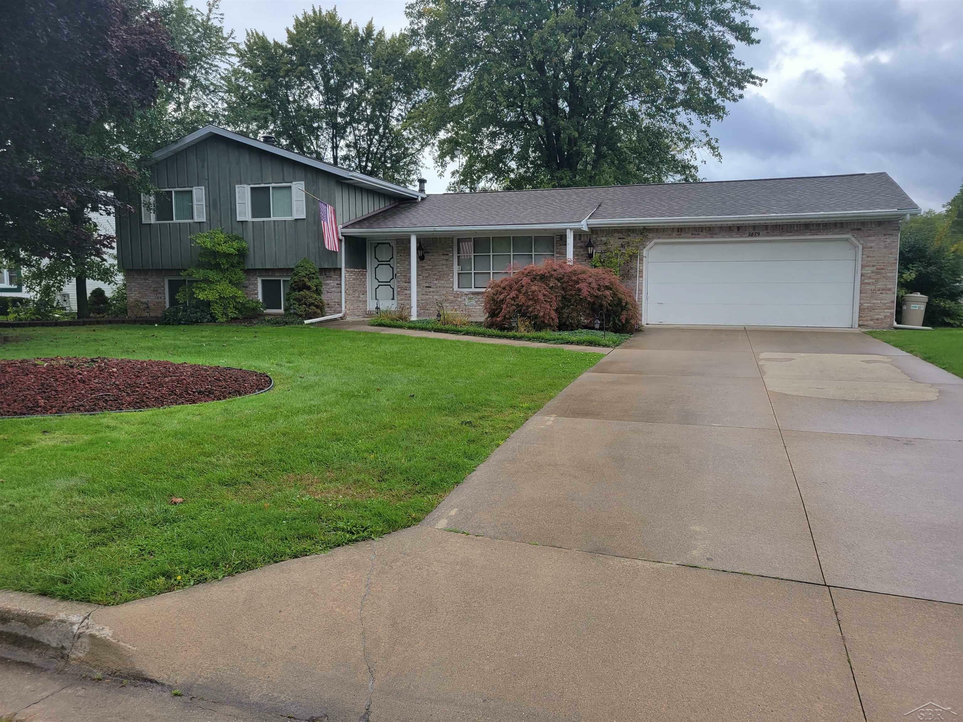 Property Photo:  2879 Ferndale Dr  MI 48603 