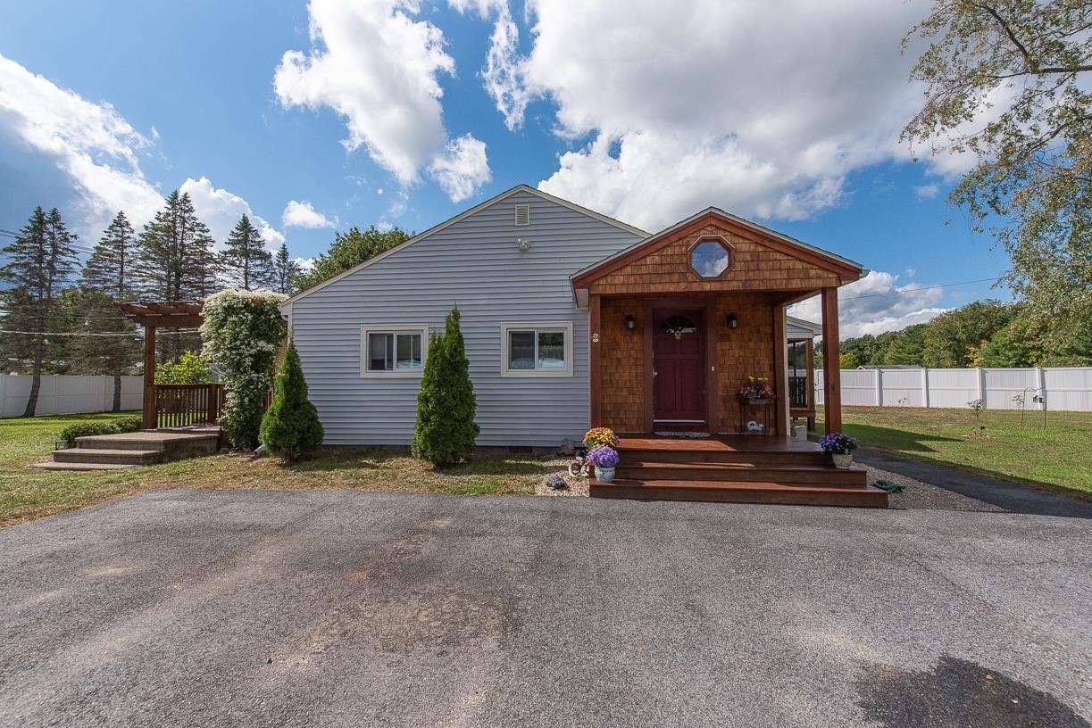 Property Photo:  113 Fremont Road  NH 03077 