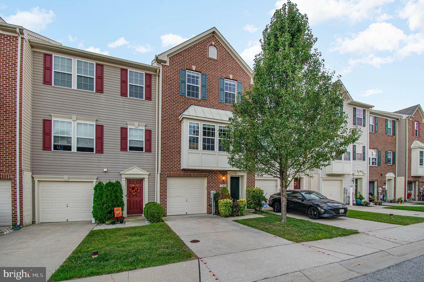 Property Photo: 7262 Mockingbird Circle MD 21060