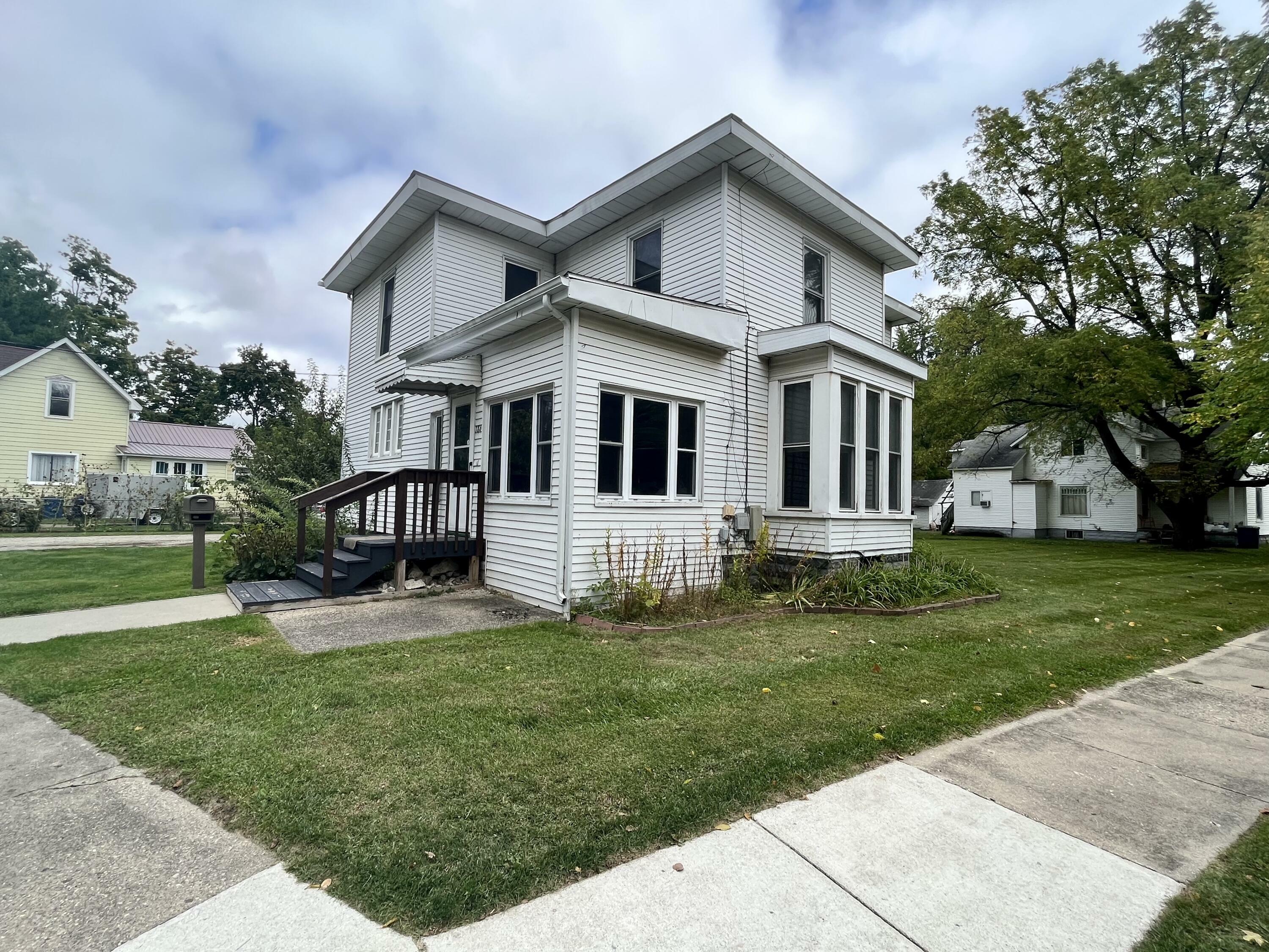 Property Photo:  186 Grand Street  MI 49036 