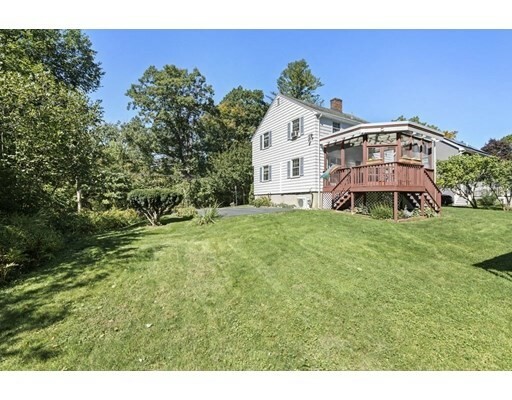 Property Photo: 84 Willow St MA 01867