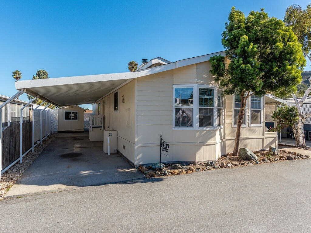 Property Photo:  1809 Thelma Drive 50  CA 93405 