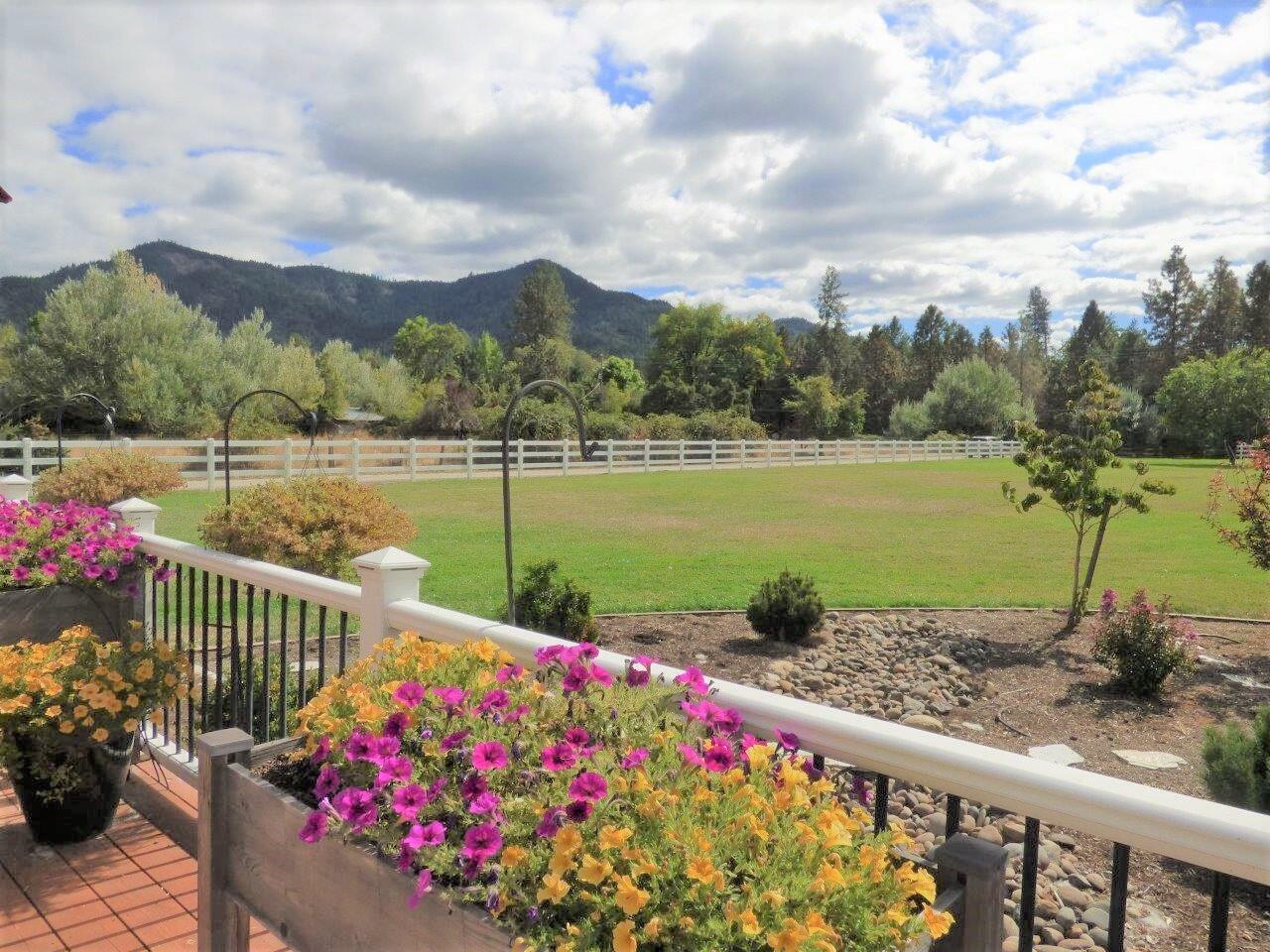 Property Photo: 8383 E Evans Creek Road OR 97537