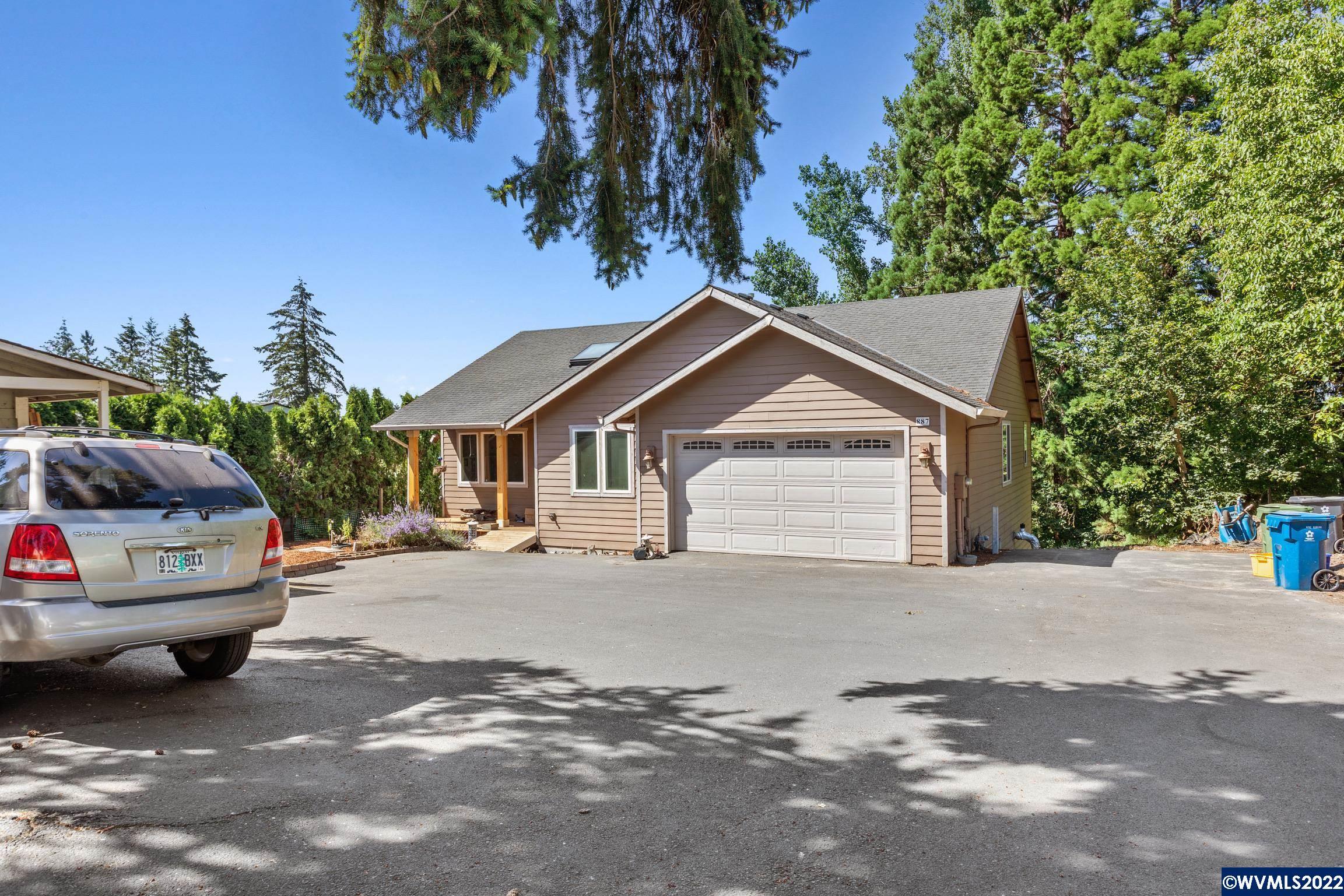 Property Photo: 887 Hardcastle Av OR 97071