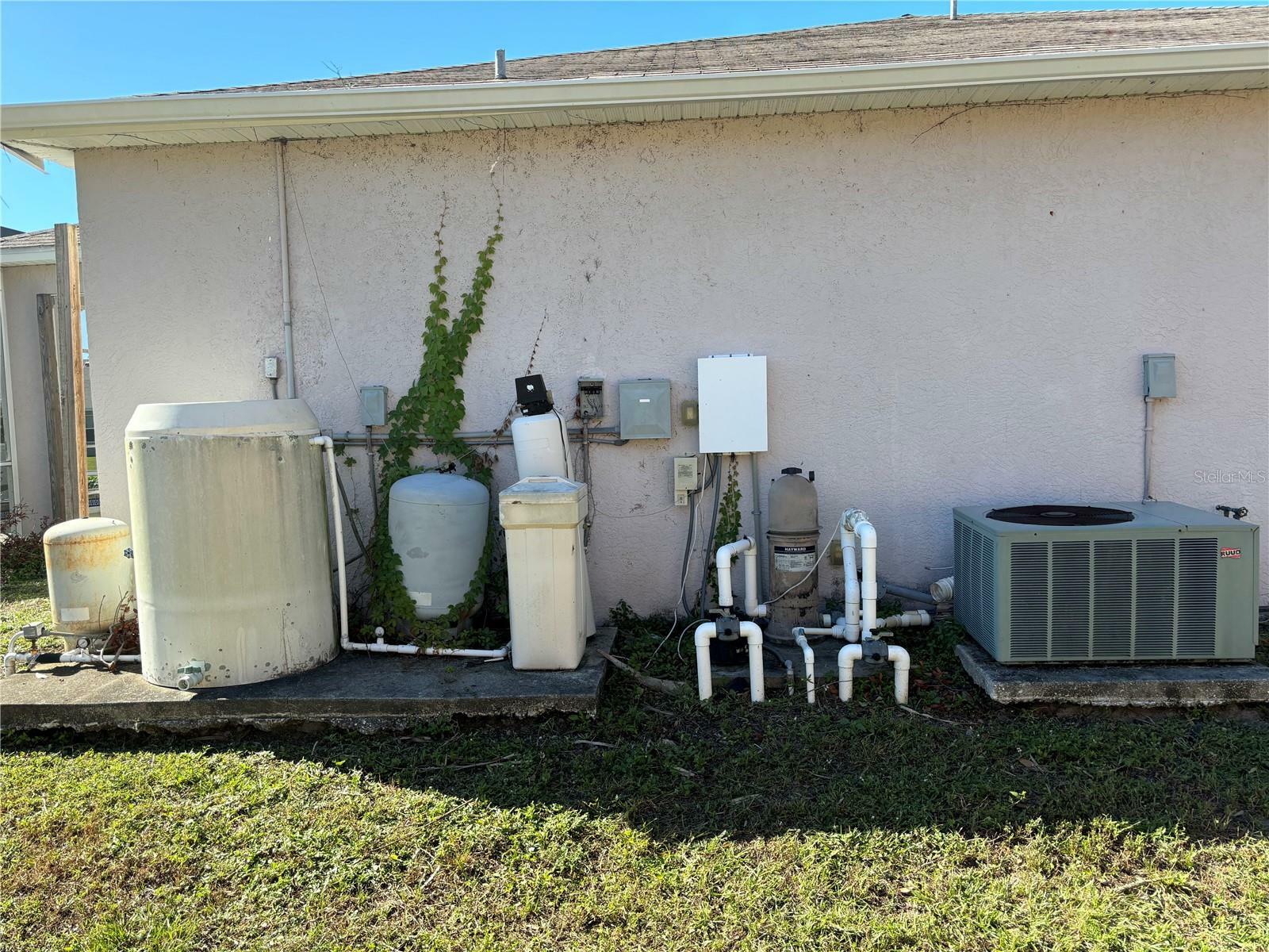 Property Photo:  2781 Shady Avenue  FL 34286 