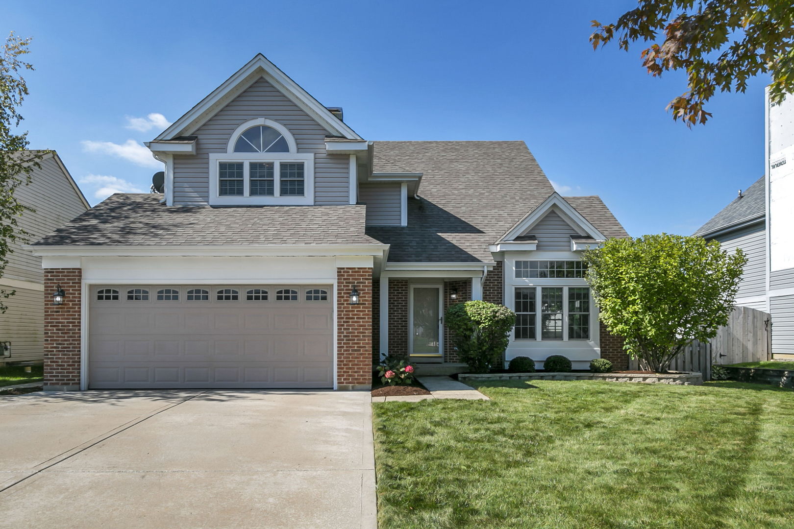 Property Photo: 423 Harvard Lane IL 60103