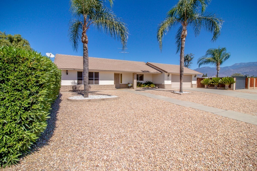 Property Photo:  41800 Van Linden Court  CA 92544 