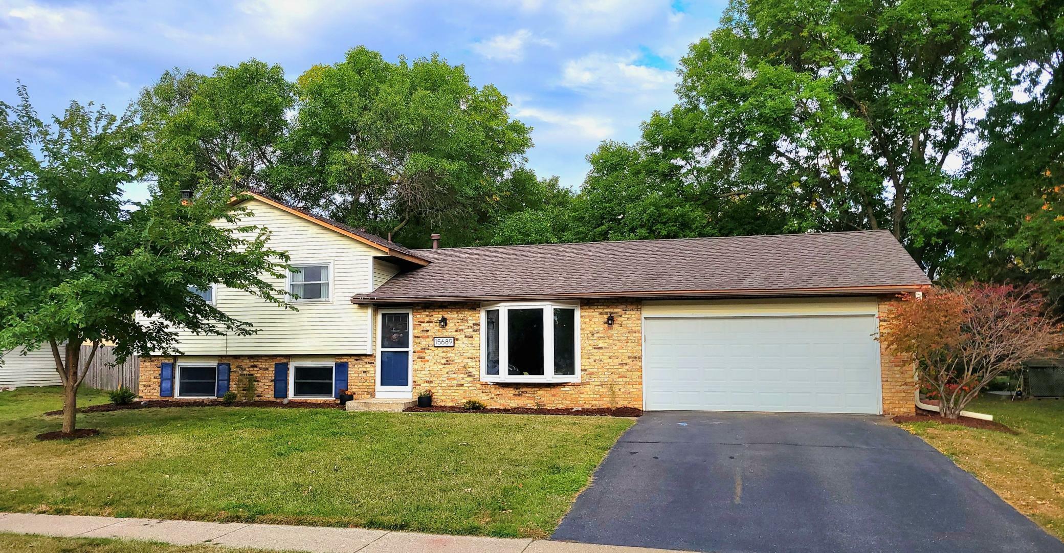 Property Photo:  15689 Heywood Way  MN 55124 