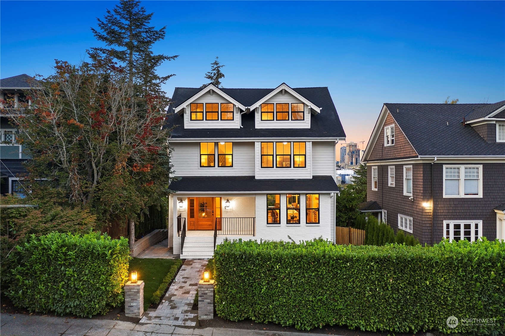 Property Photo: 912 E Shelby Street WA 98102