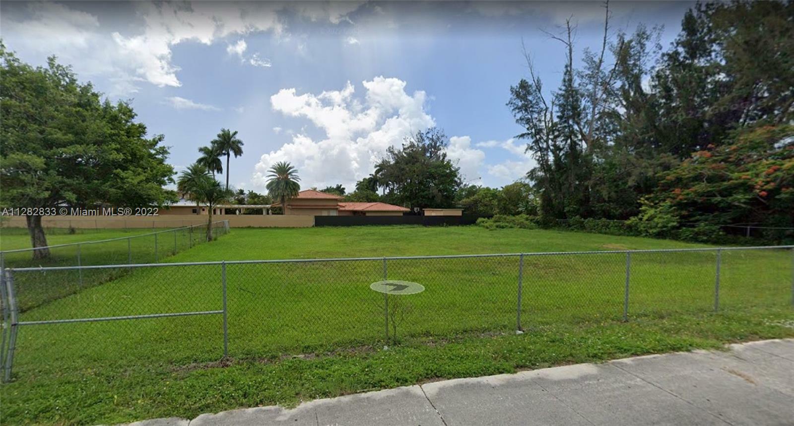 Property Photo:  3xx SW 87th Ave  FL 33144 