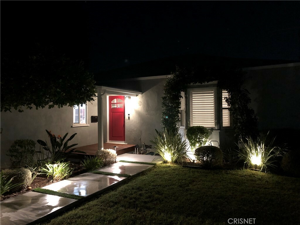 Property Photo:  1222 N Myers Street  CA 91506 