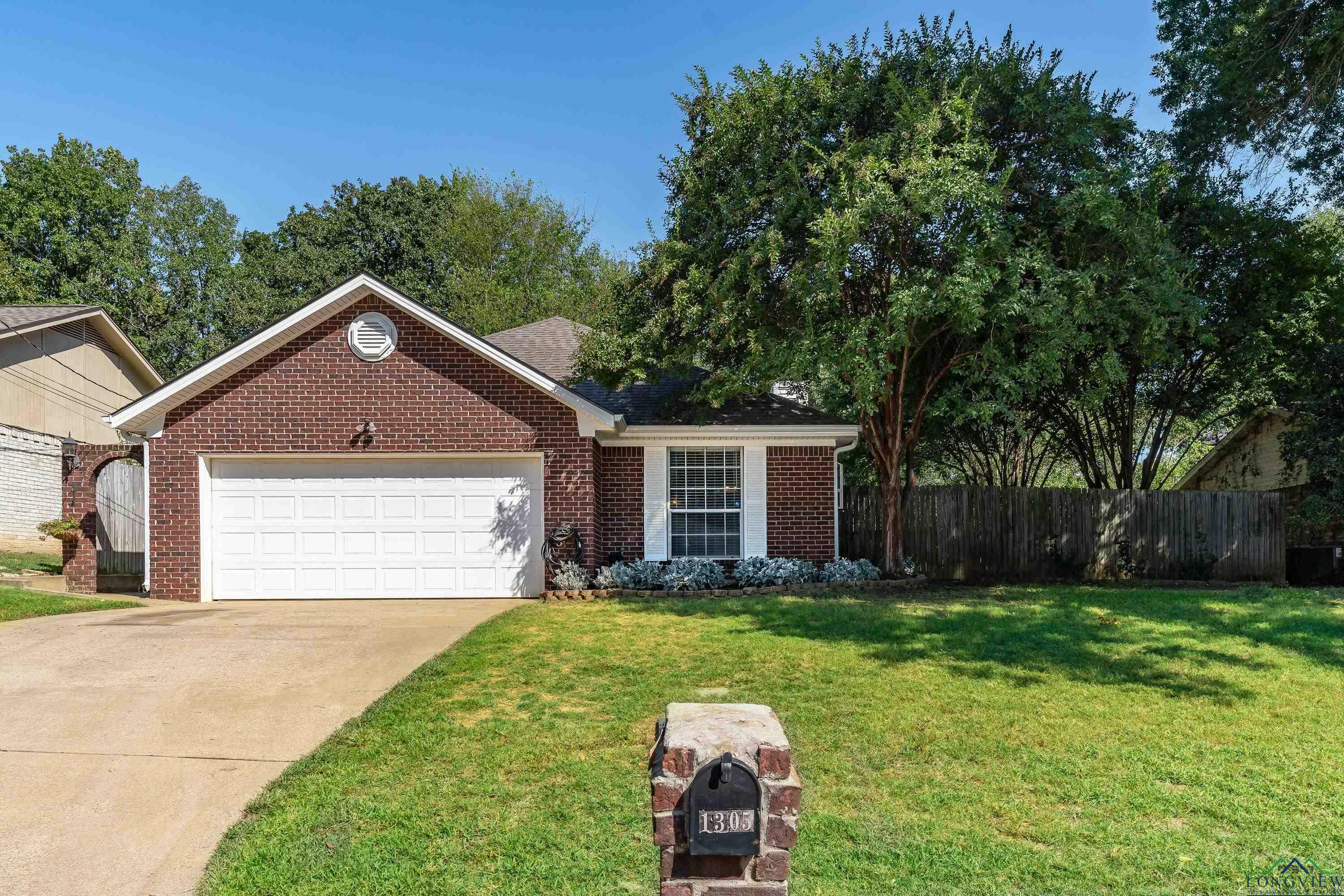 Property Photo:  1305 Regina Street  TX 75605-1523 