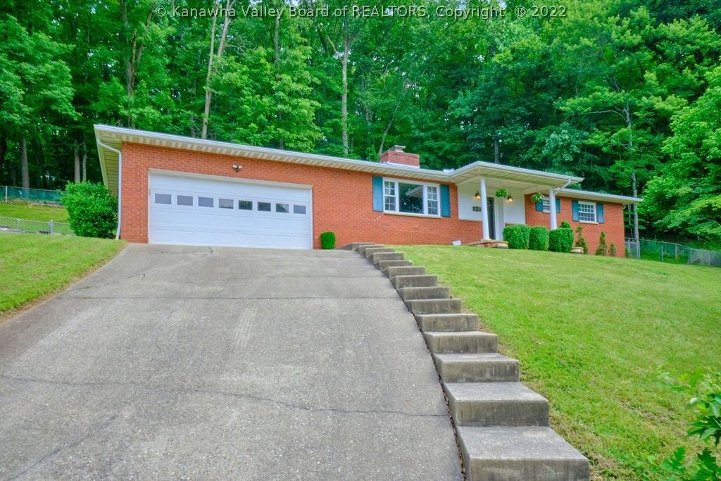Property Photo:  5448 Deerfield Lane  WV 25313 