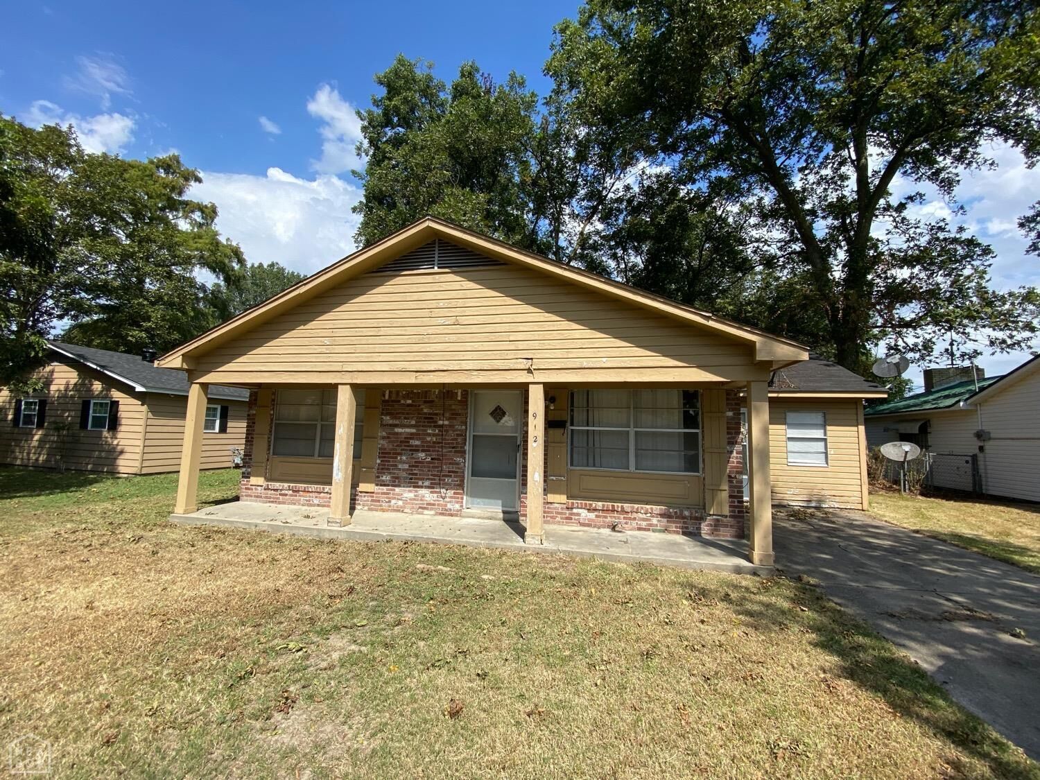 Property Photo: 912 N Garden AR 72370