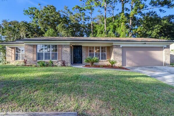 Property Photo: 8387 Pointer Drive N FL 32221