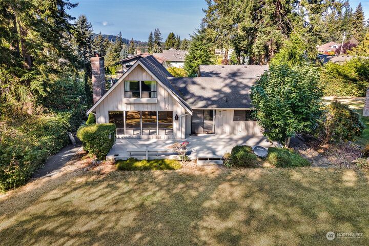 Property Photo:  242 Camaloch Drive  WA 98282 