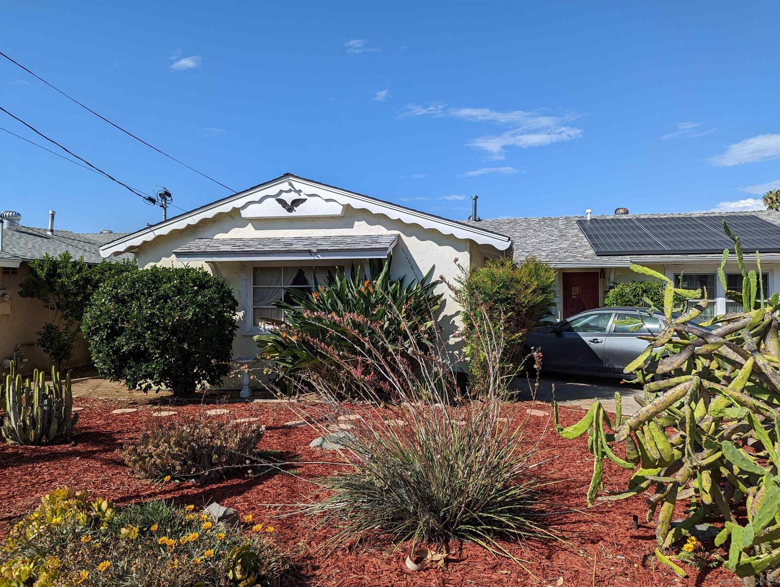 Property Photo: 666 E Chase Avenue CA 92020