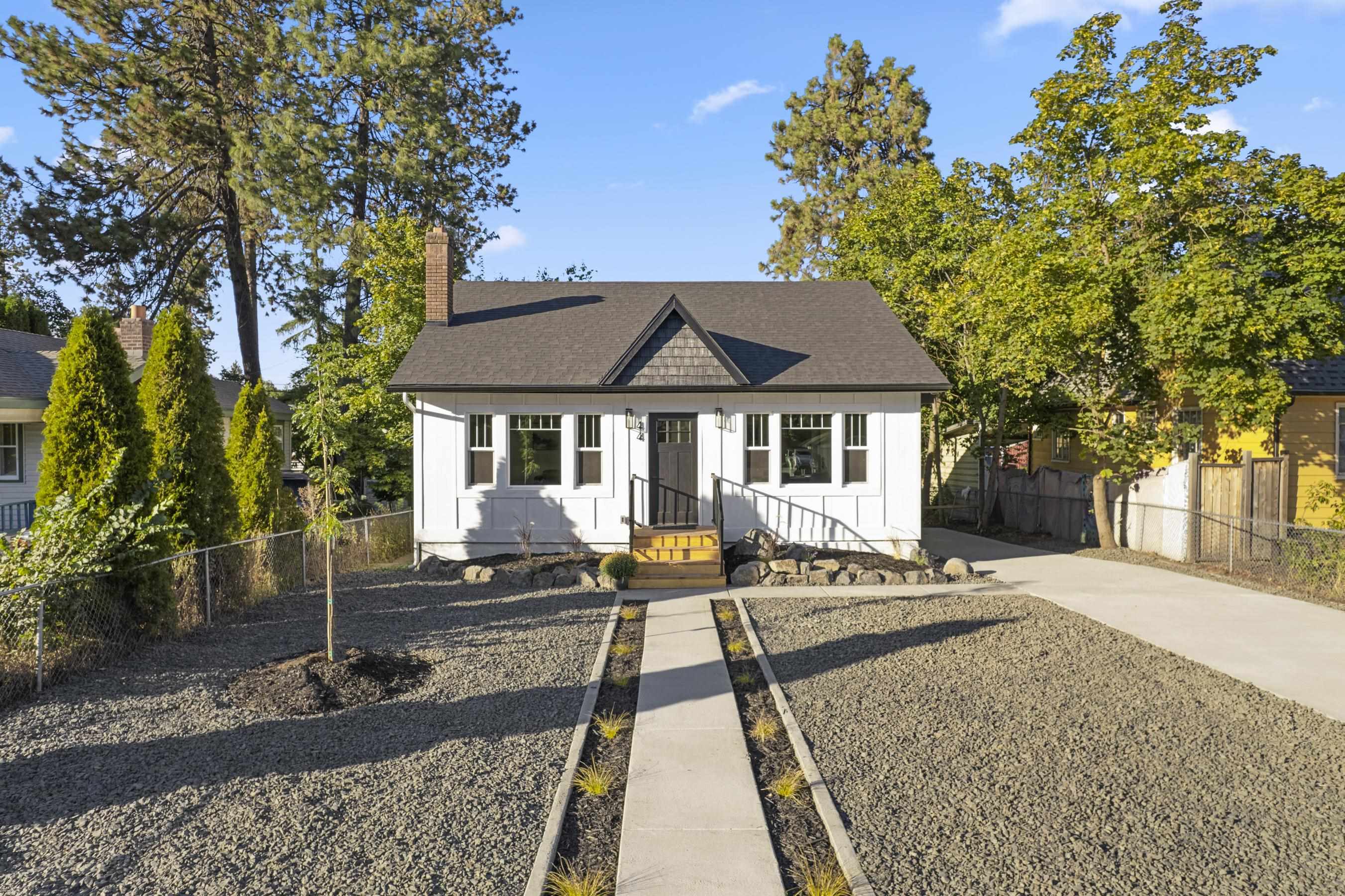 Property Photo:  44 W 29th Ave  WA 99203 