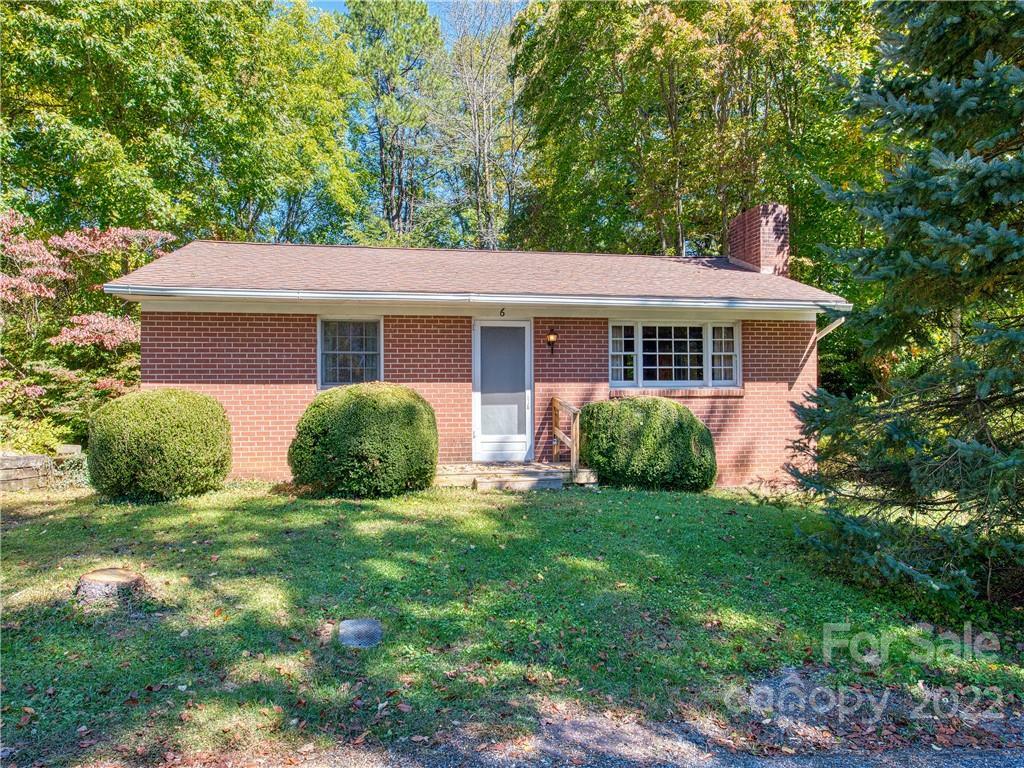 Property Photo: 6 Norton Way NC 28745