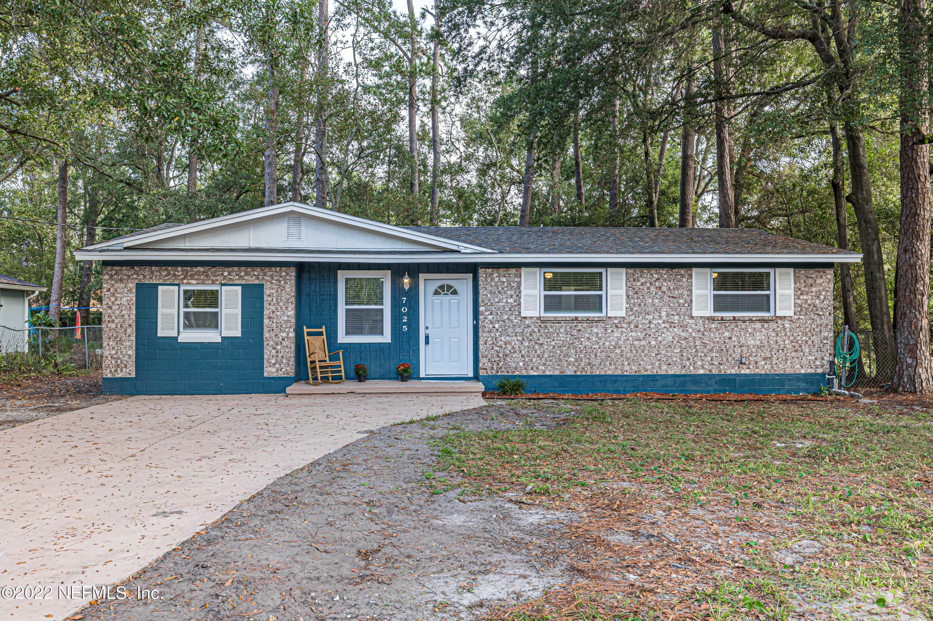 Property Photo: 7025 Matthew Street FL 32210