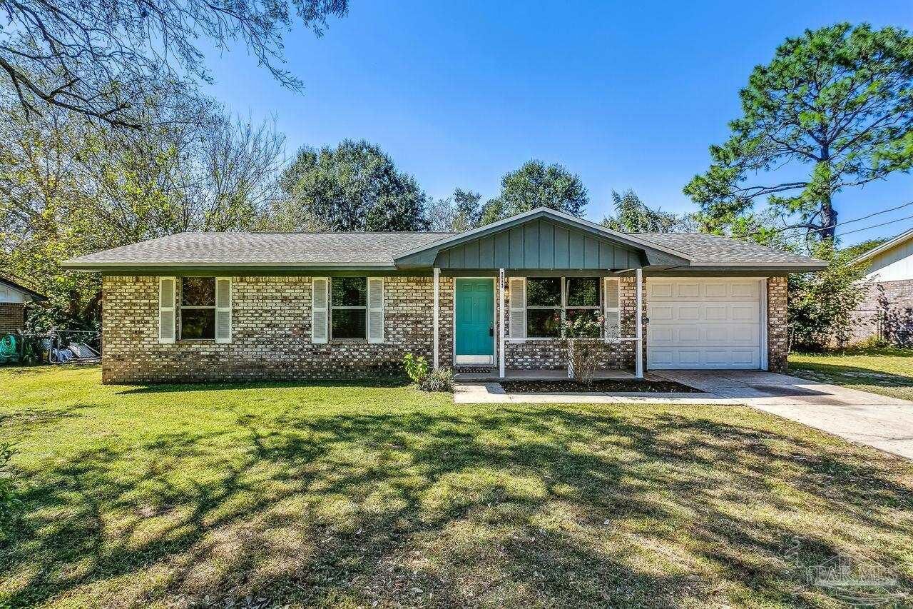 Property Photo: 9683 Bridlewood Rd FL 32526