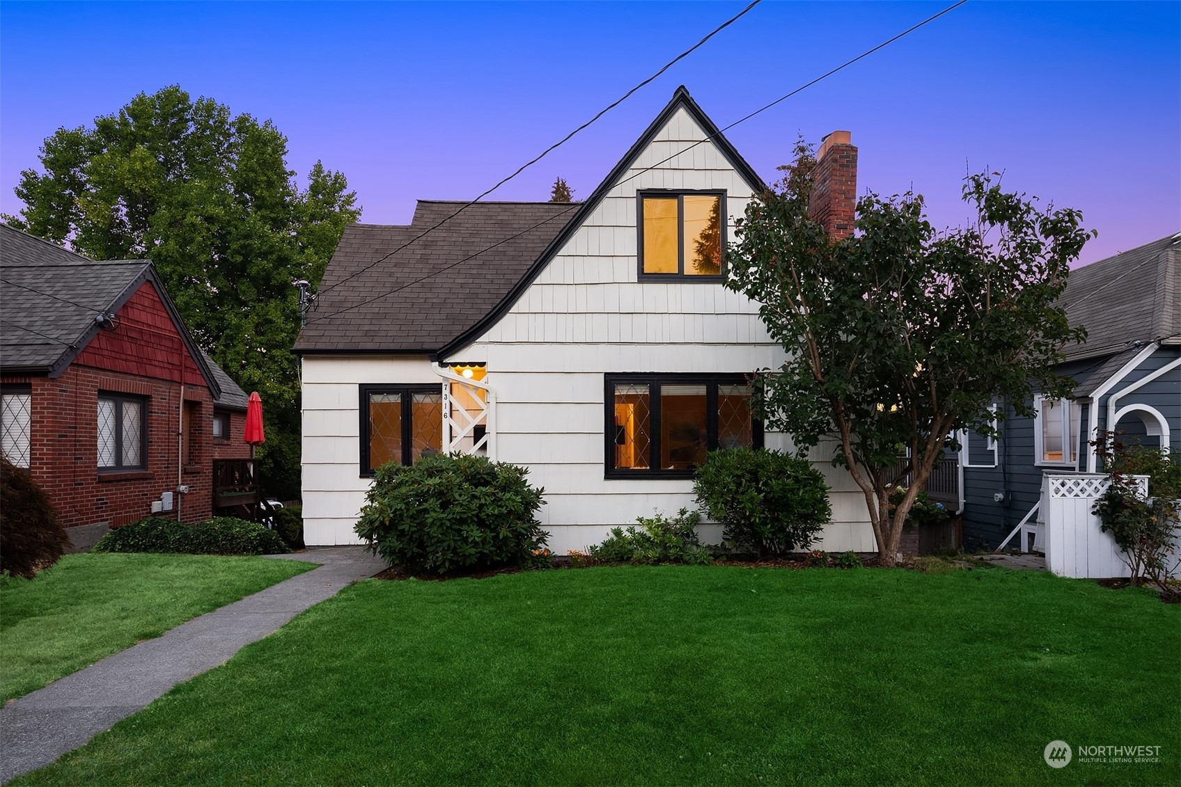 Property Photo:  7316 20th Avenue NE  WA 98115 