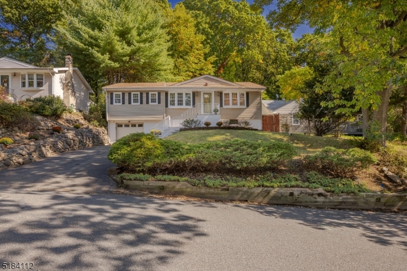 Property Photo:  5 Iroquois Ave  NJ 07866 