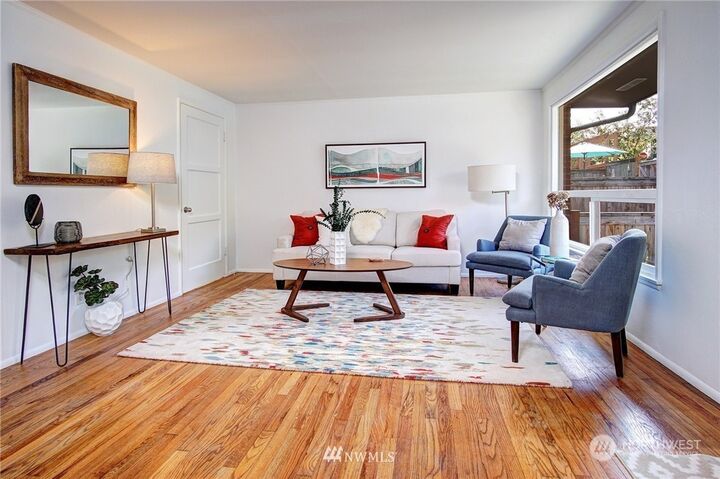 Property Photo:  4008 14th Avenue S B  WA 98108 