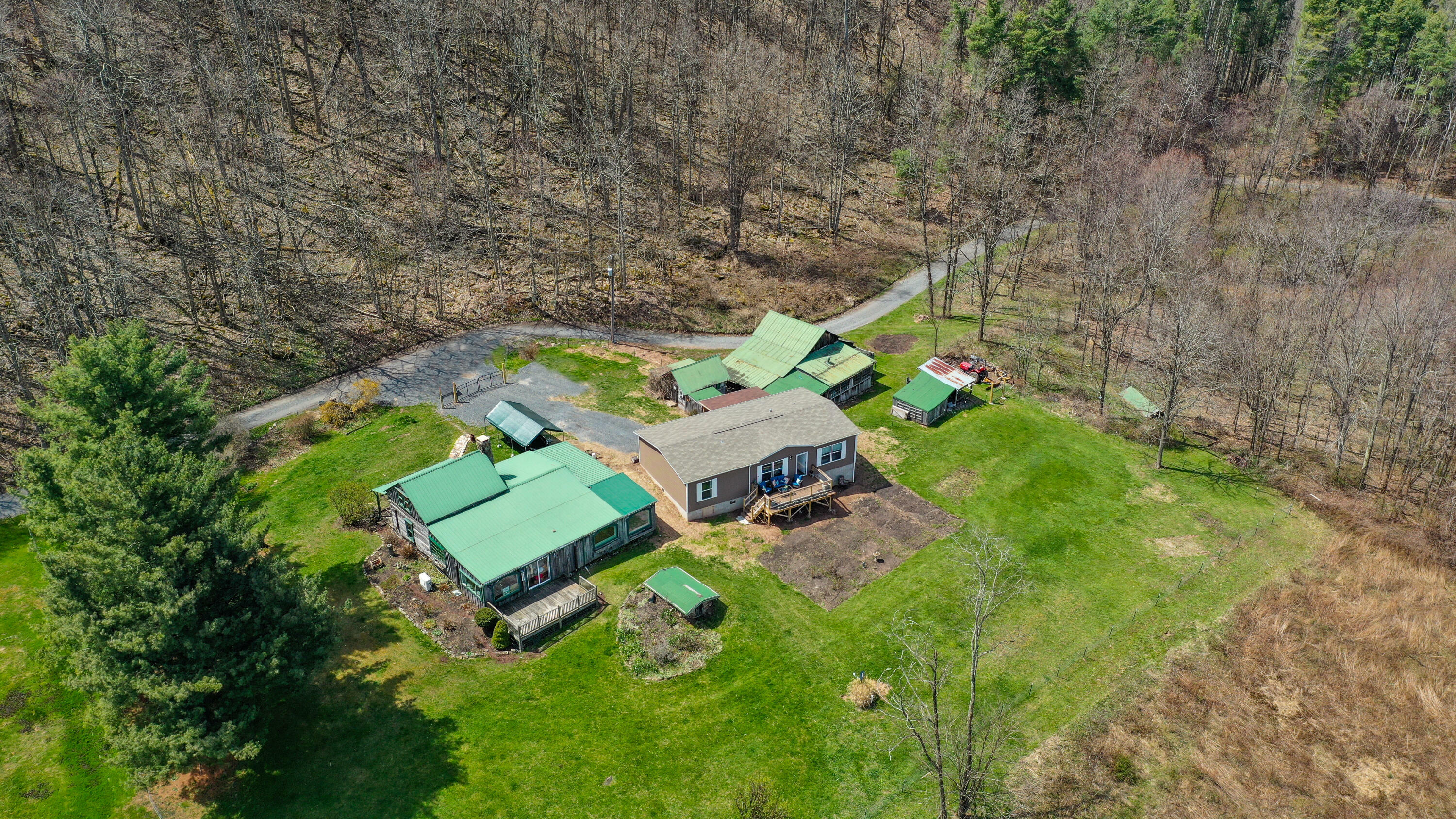 Property Photo:  1424 Ward Bench Rd  WV 25951 